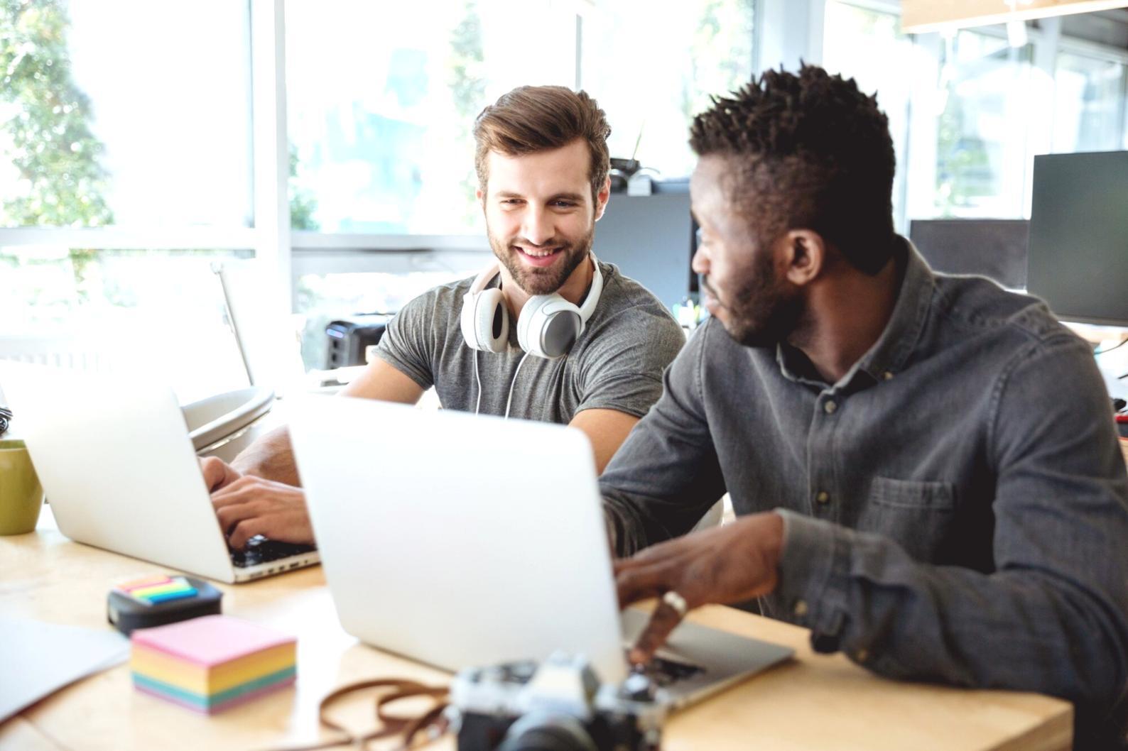 Análisis de datos y modelado financiero en pantalla